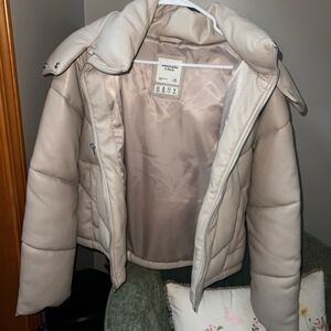 Abercrombie & Fitch tan hooded puffer coat sz Medium